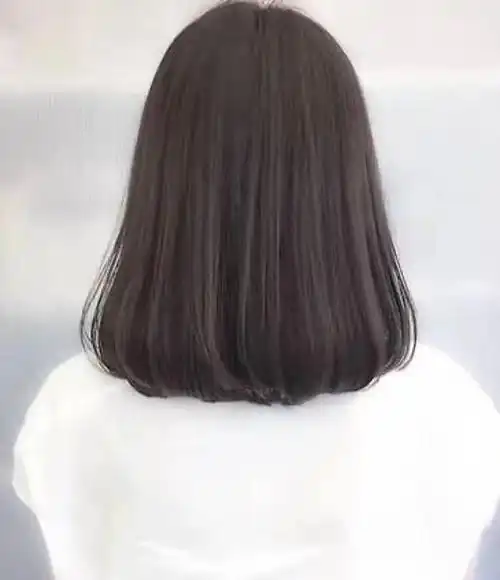 中年妇女发型,中年女性短发发型图片(女人到中年就放弃"黑长直"吧)