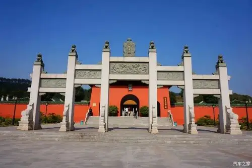 来到南宁孔庙,这里离民族博物馆不是很远!