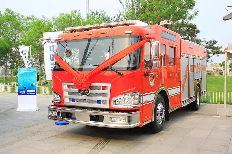 国产底盘美国上装2013年北京消防展上的一汽豪士科