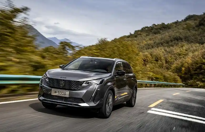 标致新5008在中国率先亮相