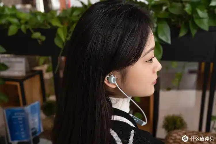 高音价比耳机华为freelacepro2无线颈戴耳机上手体验