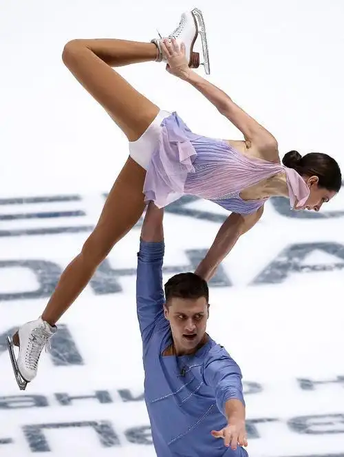 女性运动员就穿三角裤比赛,不怕走光?因为这些私密原因