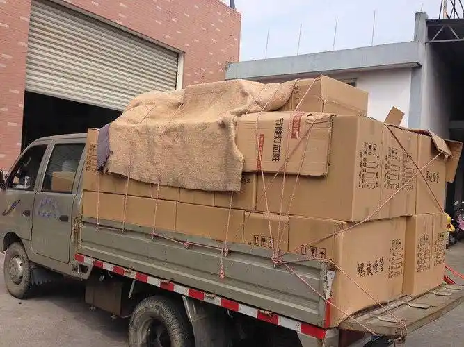 专业包装提供纸箱,整理箱等各种包装材料,代打包装,整理物品 4.