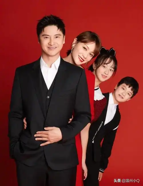 明星们新年晒全家福其乐融融幸福得让人羡慕