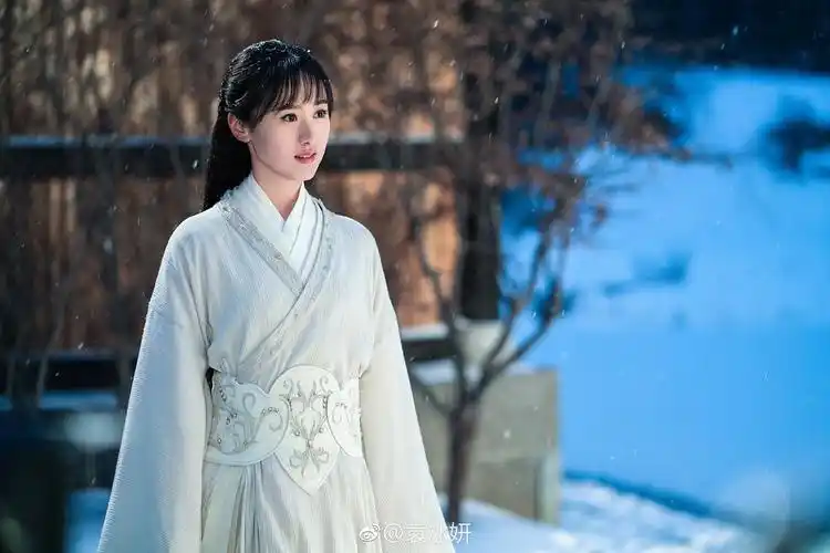 莫山山看起来让人很有保护欲