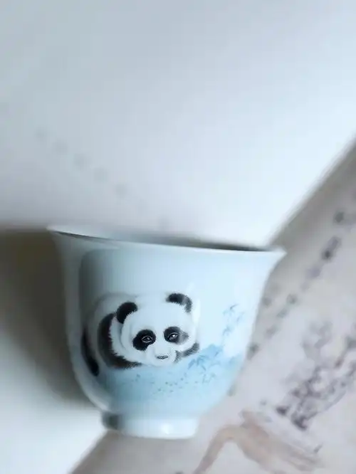 分享一只萌萌哒的国宝熊猫手绘主人杯