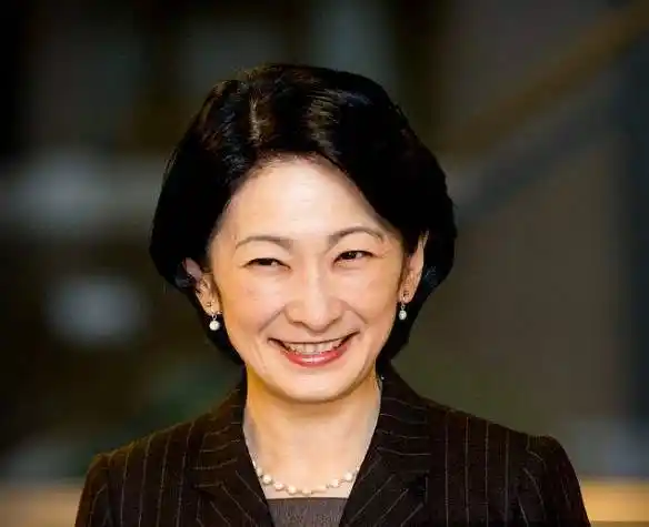 日本新皇太子妃:24岁以平民身份嫁入皇室,40岁冒死生下儿子|亲王|纪子