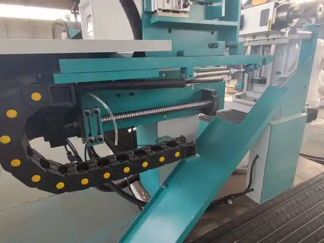 木工双端开榫机采用先进的切割系统和精密的定位装置_加工_进行_尺寸