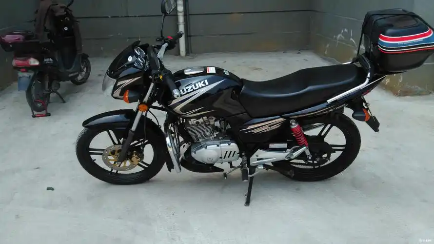 转让轻骑铃木王gsx150-3摩托车