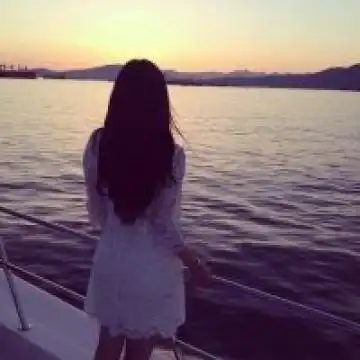 微信头像女生背影长发飘飘显气质认识你花光了我所有运气