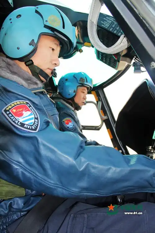 北海舰队舰载机团新年第一飞直8直9成群升空