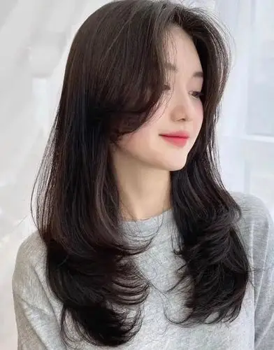 女人年纪越大头发就要越短30岁以上经常短发的女人活该显老