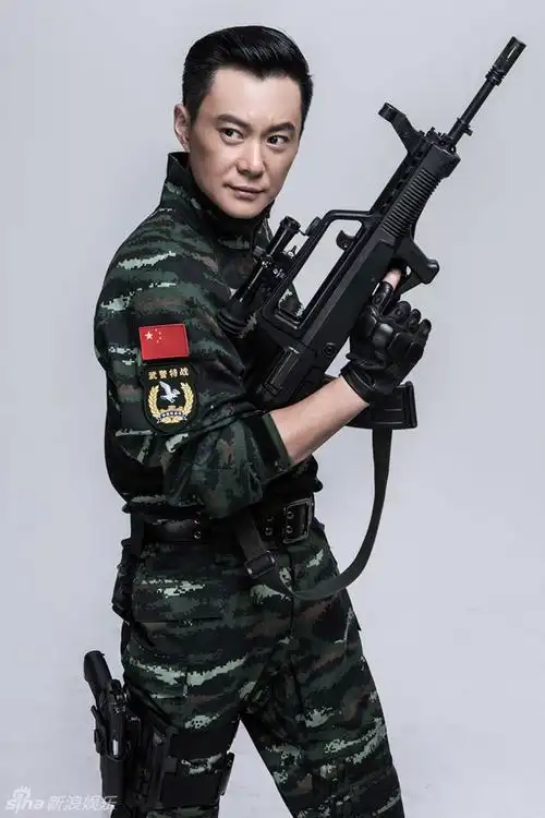 组图:《神鹰反恐特战队》王斑诠释铁血队长_高清图集_新浪网