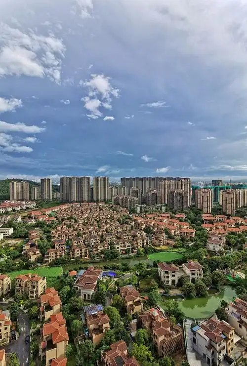 阳台品茶观天变脸碧桂园山湖城