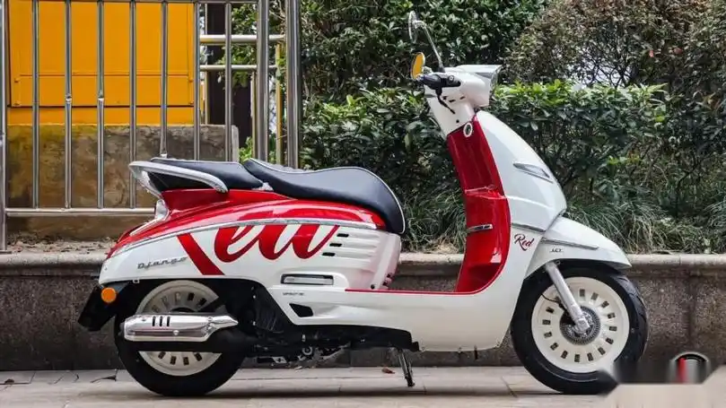 资讯|华丽复古踏板,标致姜戈django 150可乐版:售价22800