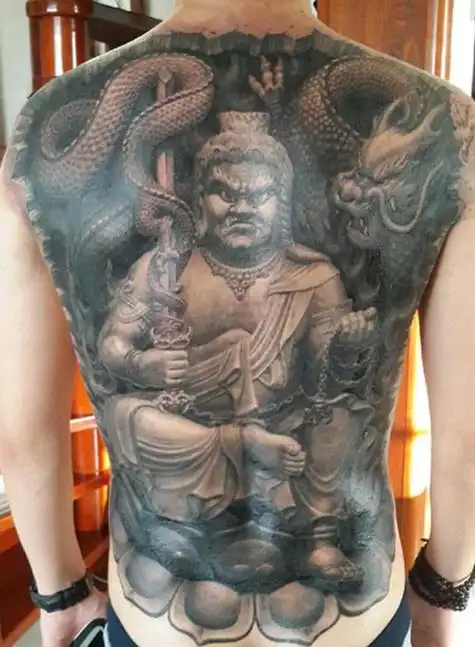 满背霸气不动明王纹身