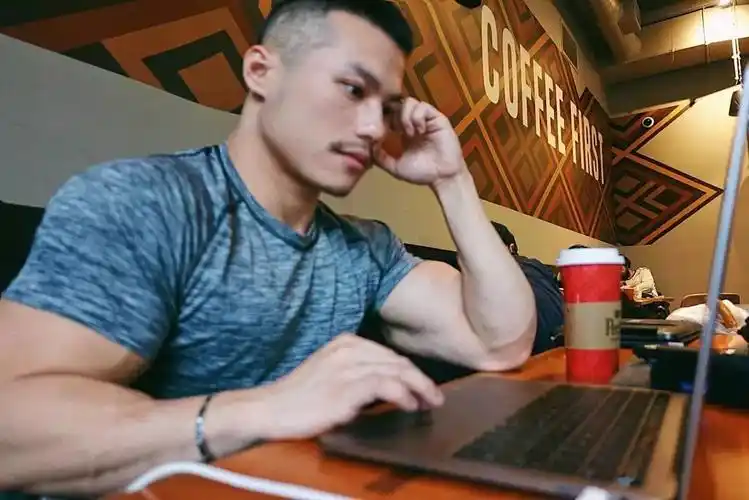 身材超棒的越南网红ryan hoang,值得一吸!