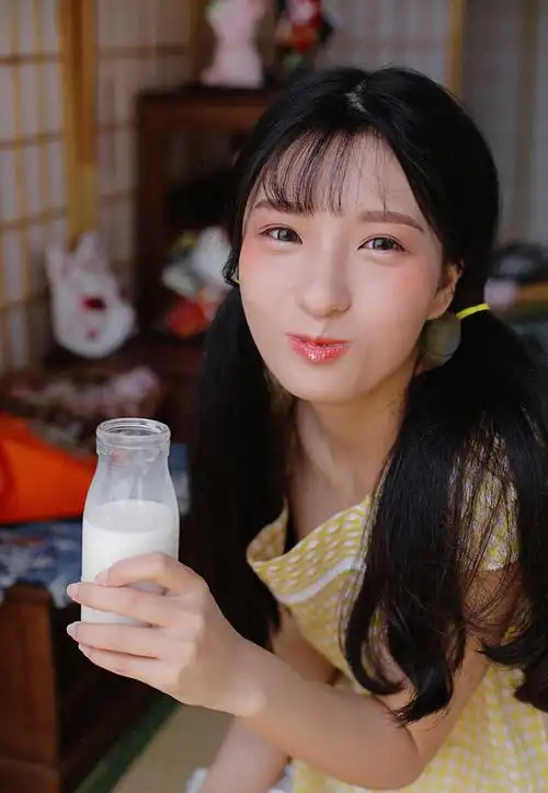 纯情玉女高清美腿诱惑大胆美女写真第三辑