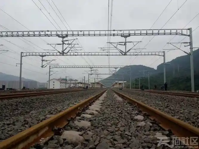 川藏铁路雅林段从这里出发!