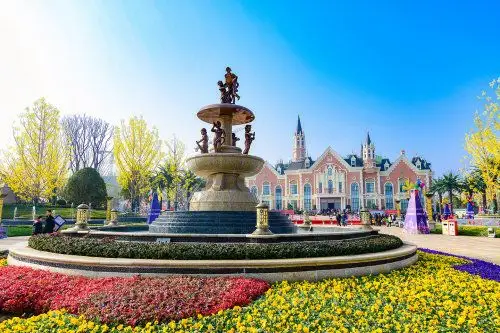 红莲湖畔童话世界武汉恒大文旅城