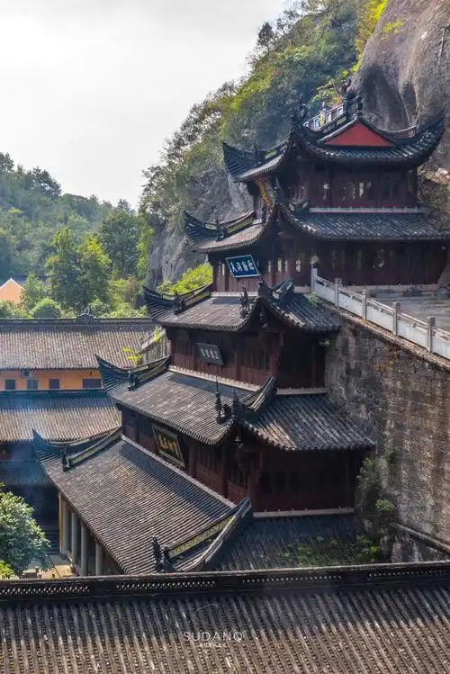 绍兴新昌县大佛寺的"江南第一大佛"