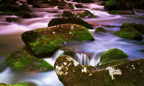 慢门摄影(绵绵的小溪流水)
