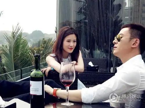 《情满雪阳花》深圳开播 邬靖靖变身豪门千金