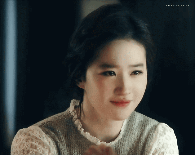 露水红颜的刘亦菲,她是一件艺术品,当之无愧的女神