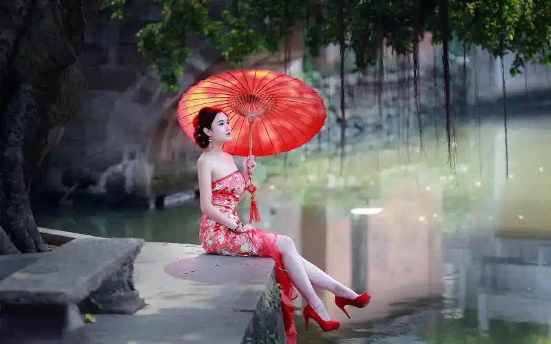 撑伞的旗袍美女!你最喜欢第几个呢?欢迎关注留言分享.