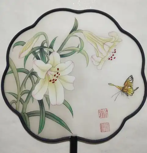 徐沛沛纯手绘工笔团扇篇一