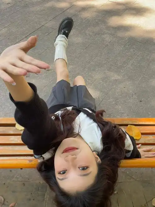 试了一下最近流行的倒着拍