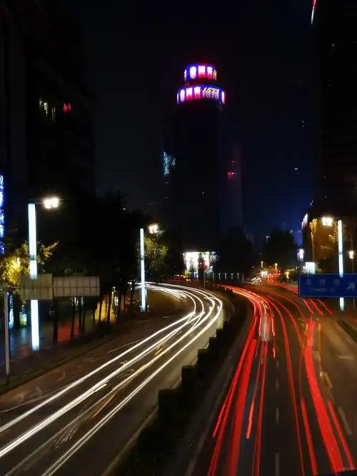【巍巍雪山】练习拍摄《成都夜景》(一)