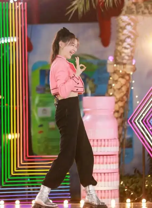 笑星金靖成名背后曾给大张伟当生活助理因一件小事被辞退