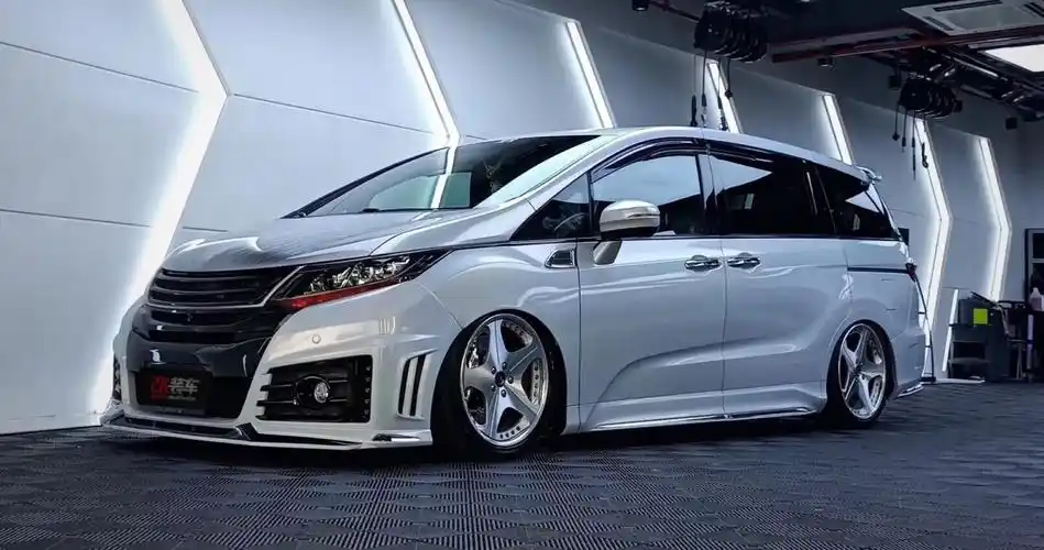 欧阳靖都爱的一台改装车,气动老炮打造绝美姿态本田奥德赛