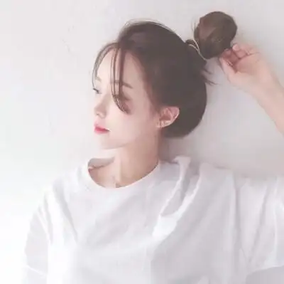 唯美女生侧脸蝴蝶