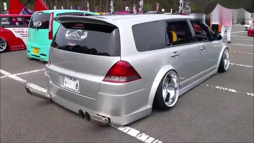 08款本田奥德赛爆改低趴,底盘比跑车还低,排气管将近1米长!