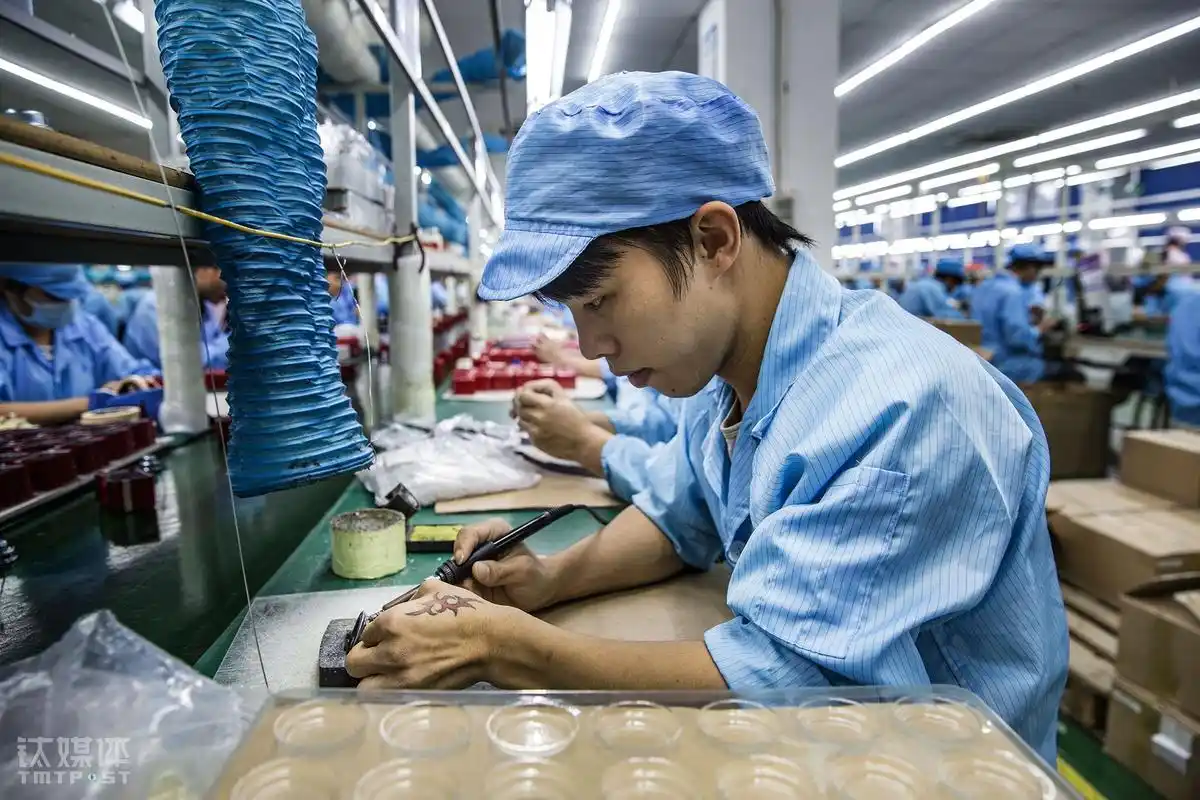 工厂流水线上的95后