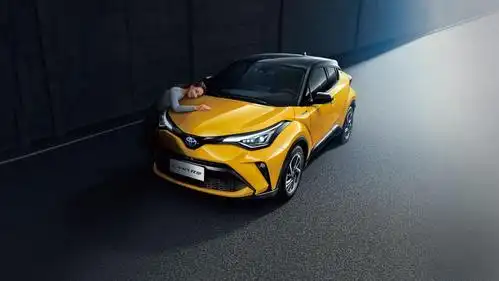 新增6款车型双擎版1698万起售丰田全新chr燃擎上市