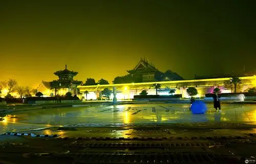 休闲好去处 古镇文化广场之夜