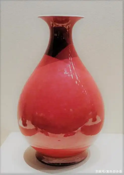 乾隆红釉官窑与民窑