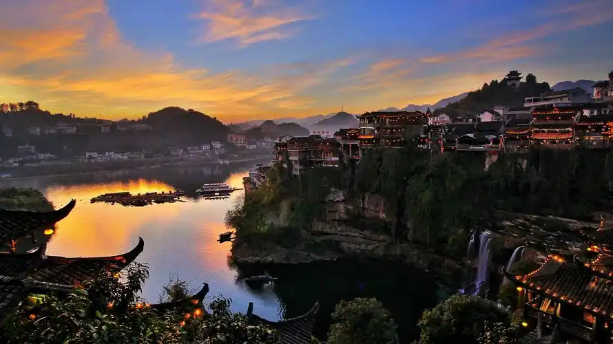 芙蓉镇旅游攻略湘西芙蓉镇门票多少钱最佳时间自驾游玩攻略