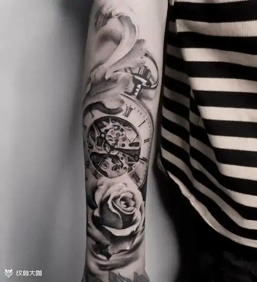 钟表玫瑰_怀表玫瑰纹身图案大全 - 纹身大咖