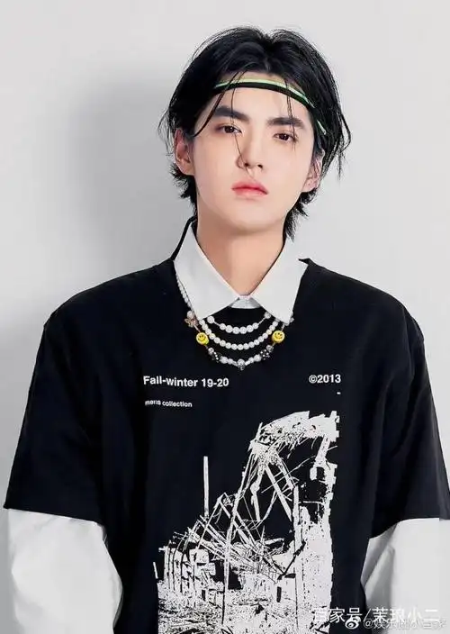 吴亦凡被迫官宣《潮流合伙人》新歌,穿搭齐发车