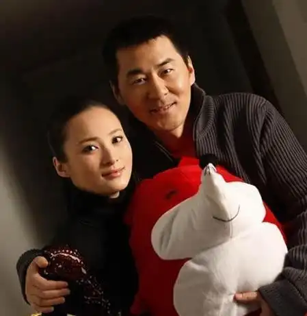 同居5年被抛弃,49岁至今未婚,演员吴越的从容人生_腾讯新闻