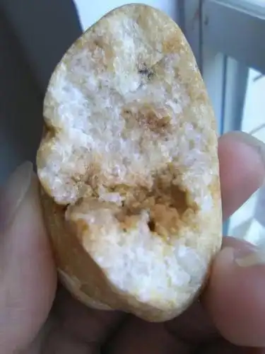 请问大神 这是水晶原石吗 整个石头全透明 里面和玻璃一样透明