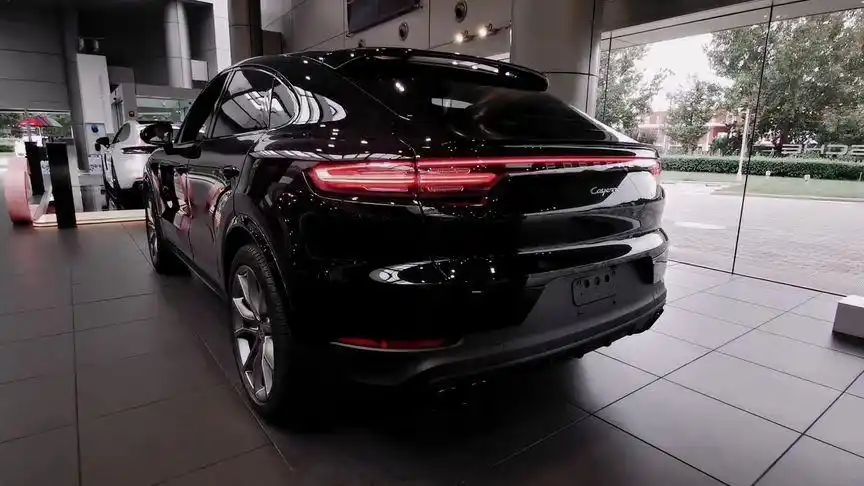 保时捷卡宴coupe黑武士来一波