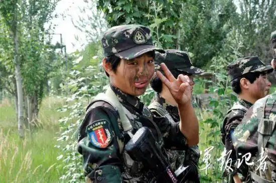 实拍女特种兵真实的魔鬼训练【3】