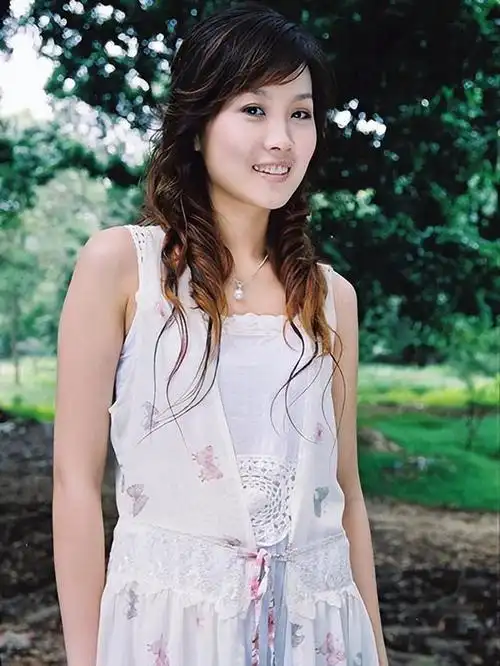 东南卫视美女古晓,从容自信,落落大方,当之无愧的当家花旦_网易订阅