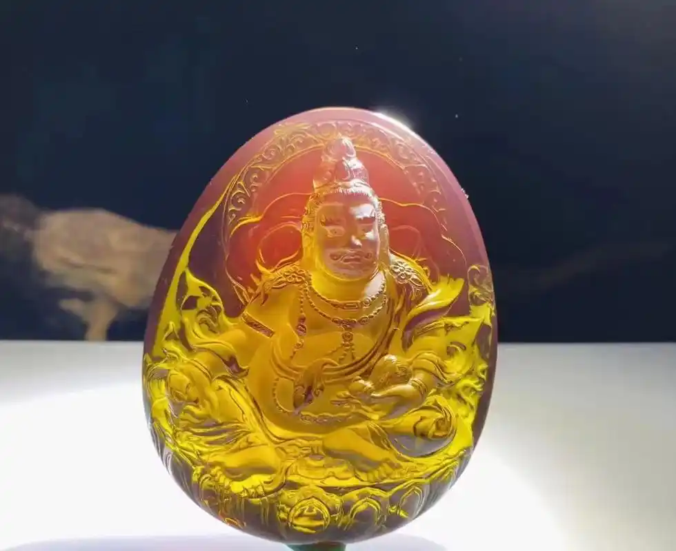 缅甸琥珀—茶珀.上身穿丝制天衣,下身着丝制裙子,右手于右膝上 - 抖音