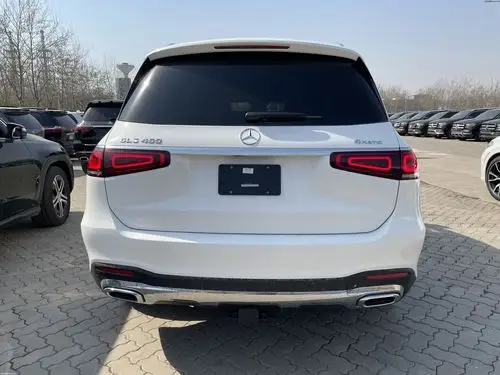 2021款奔驰gls450白色加版高配现车详解